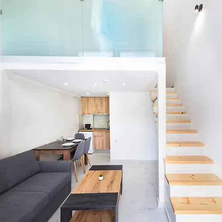 Casa Marina & Kledi Lofts Polychrono