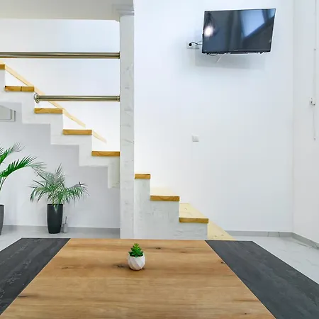Casa Marina & Kledi Lofts